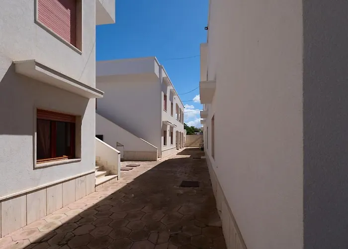 Il Golfo Azzurro 마리나디만카베르사